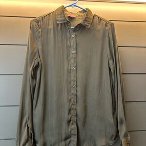 Miami by Francesca’s Grey-Green Shimmery Casual Button Down Shirt, Size S.